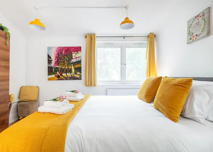 Perfect Location 2Bed 2Bath Apt Central London