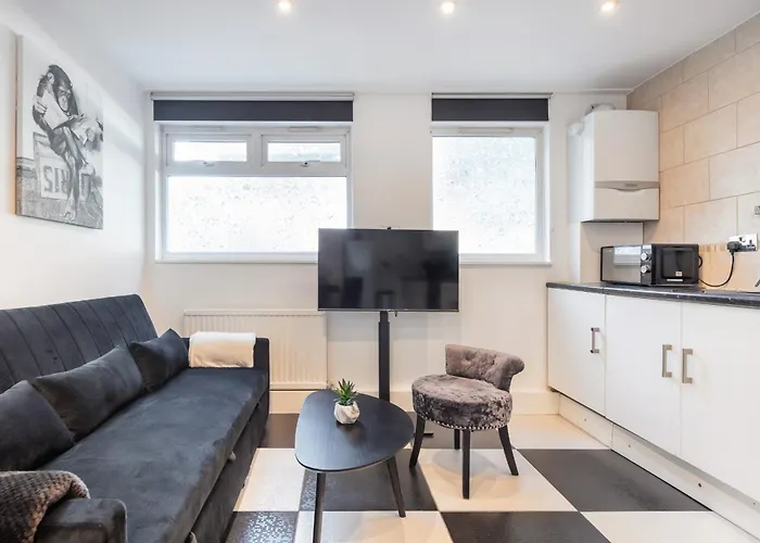 Perfect Location 2Bed 2Bath Apt Central London