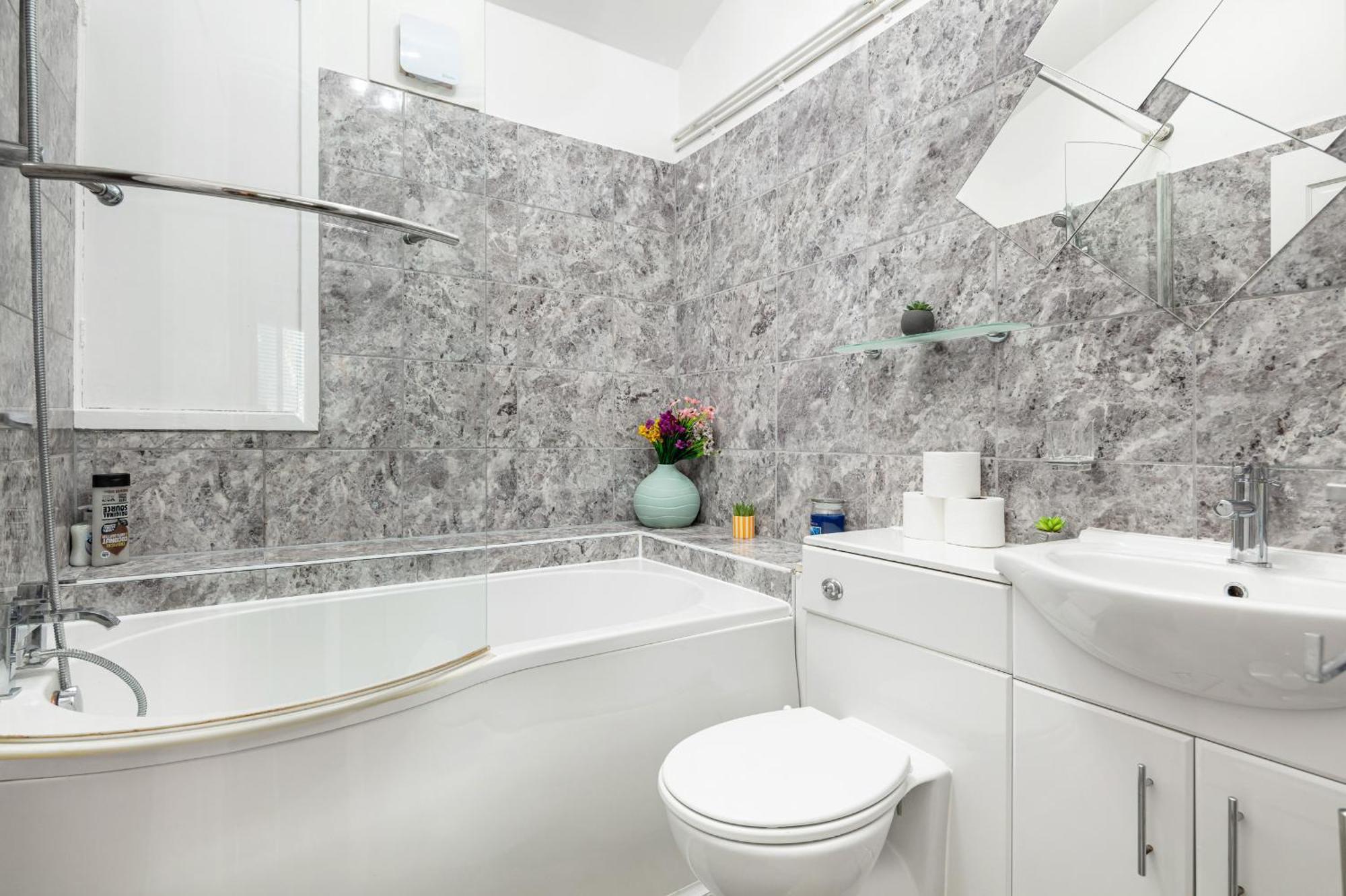 Perfect Location 2bed 2bath * Londen